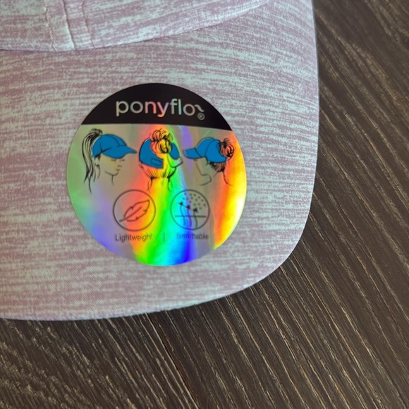 NWT! Women’s ponyflo active running lightweight hat cap. Adjustable strap. - Picture 2 of 5